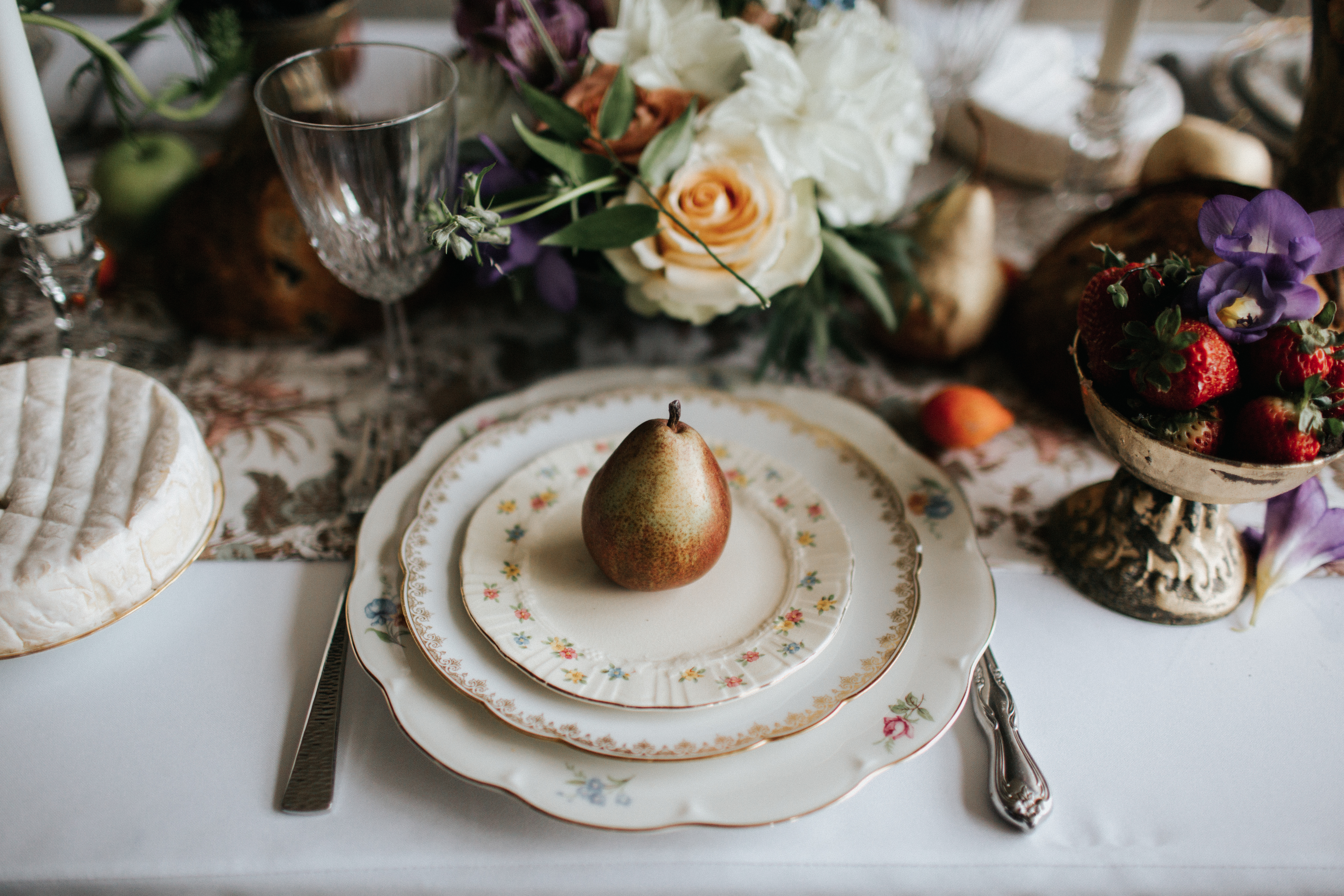 wedding reception place setting antique china